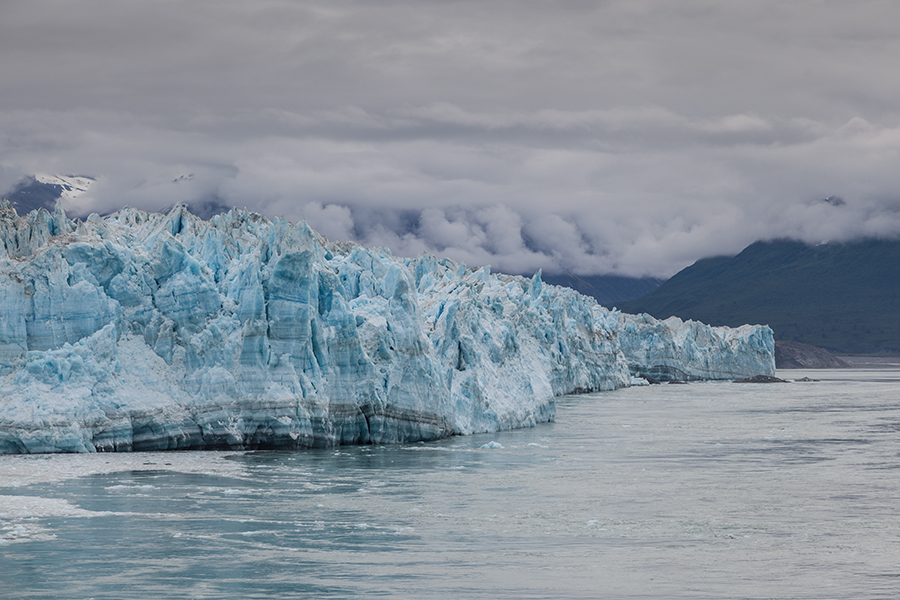 close up hubbard glacier