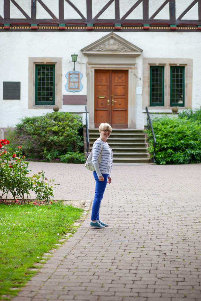 pat outside rathaus
