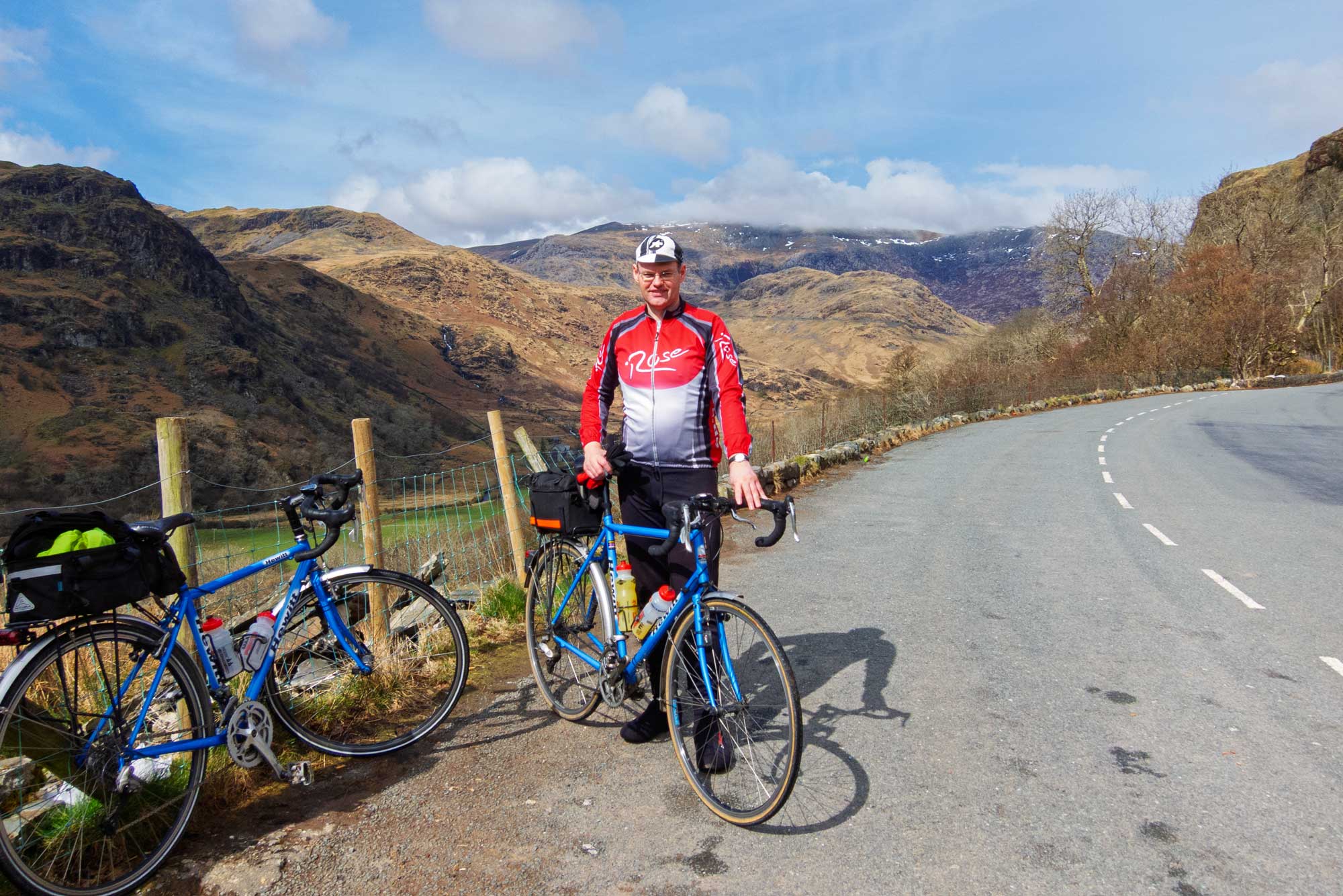 snowdon - on the road to bedgelert
