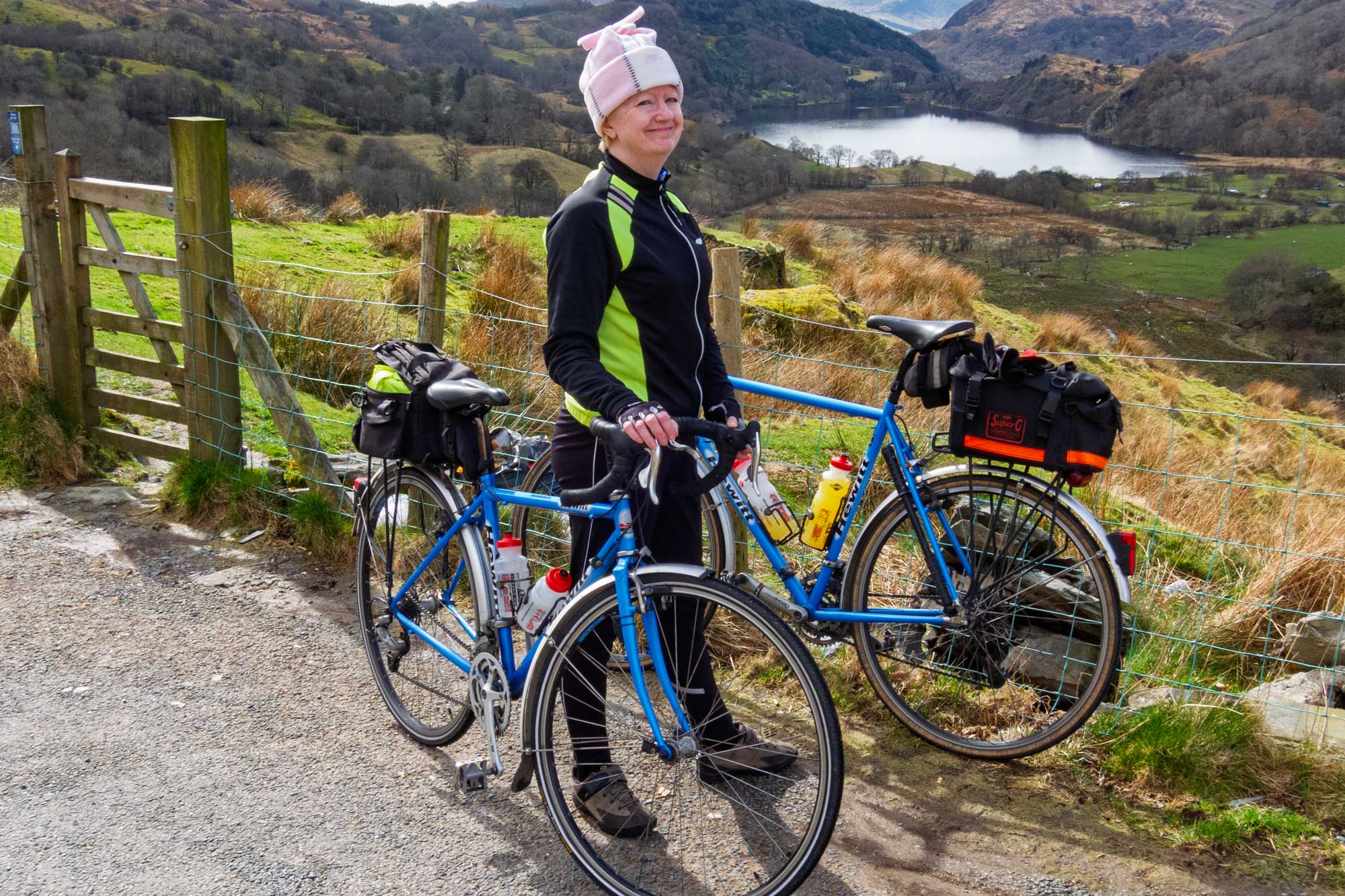 snowdon - on the road to bedgelert